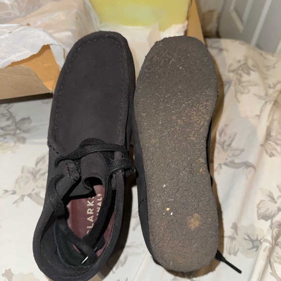 Black Clarks Wallabee leather boot - Picture 5 of 8